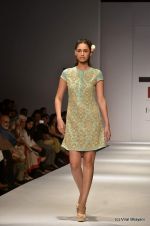 Model walk the ramp for Manish Gupta Show at Wills Lifestyle India Fashion Week 2012 day 3 on 8th Oct 2012 (12).JPG